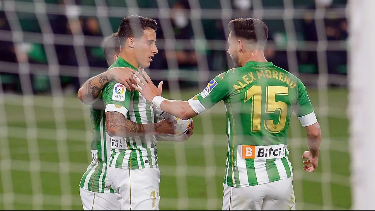 تشكيلة ريال بيتيس أمام جيرونا في الدوري الإسباني